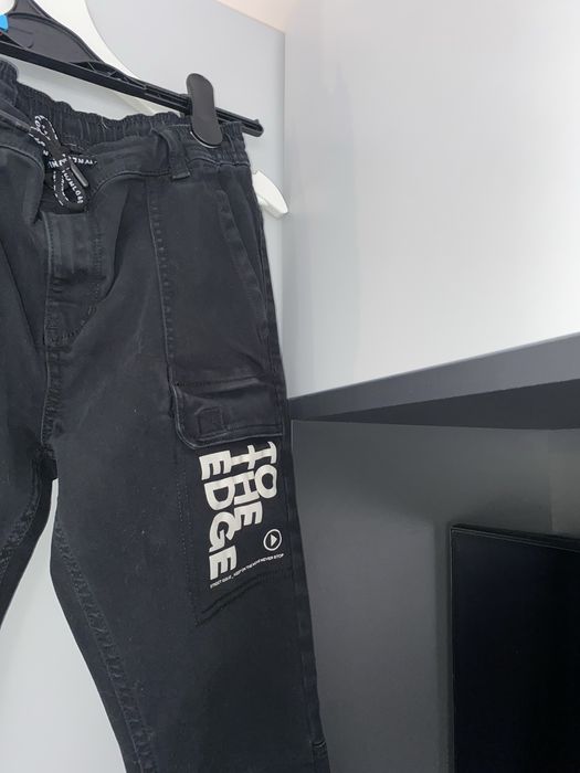 blugi negri C&A EUR 146/11 ani