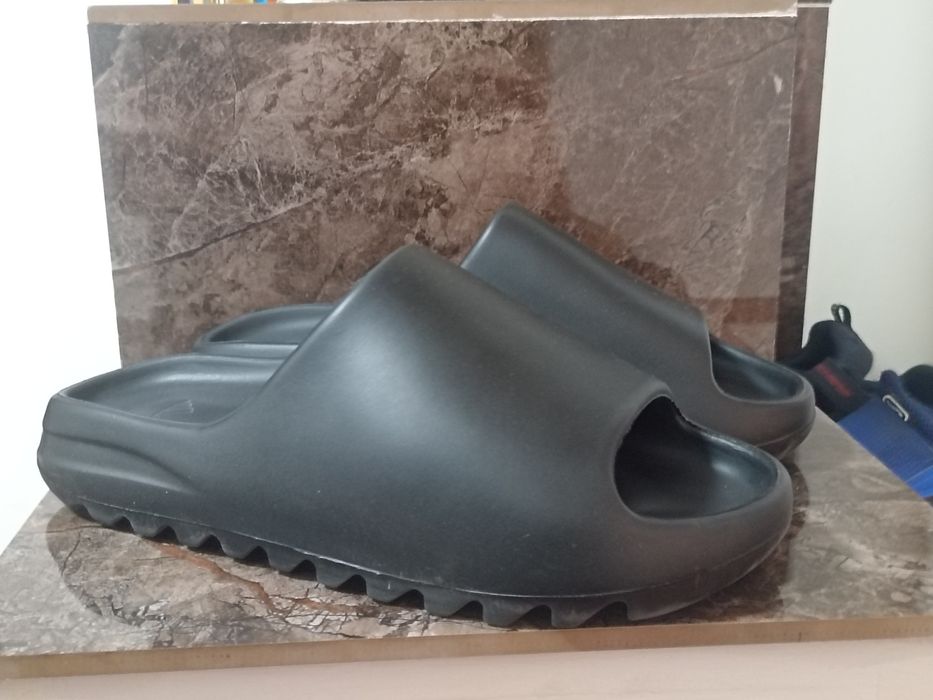 Yeezy slides /șlapi