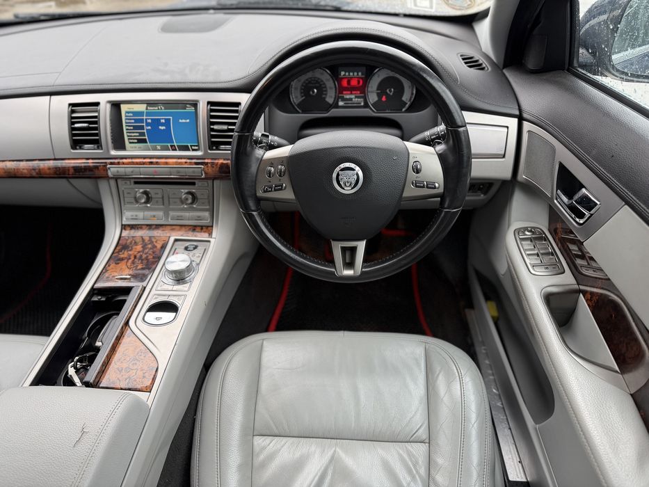 JAGUAR XF - 3.0 diesel - V6 - 245 CP - Euro 5 - Automat - Luxury