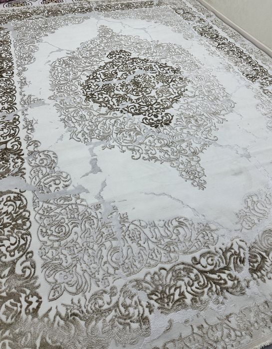 Кілем сатылады 3/4 новый ұсталмаған