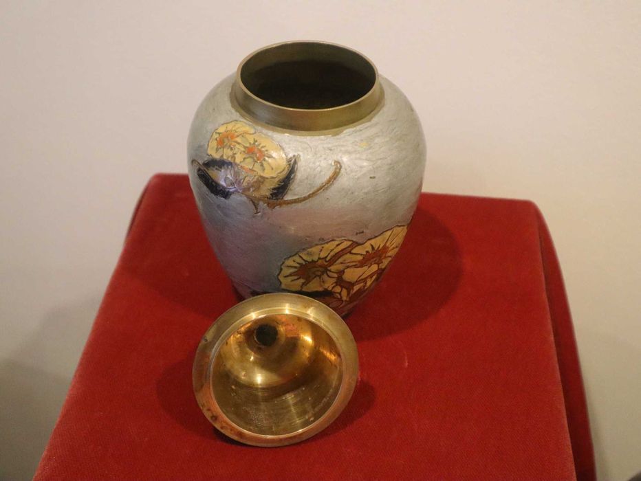 Vas vechi cu capac cloisonne