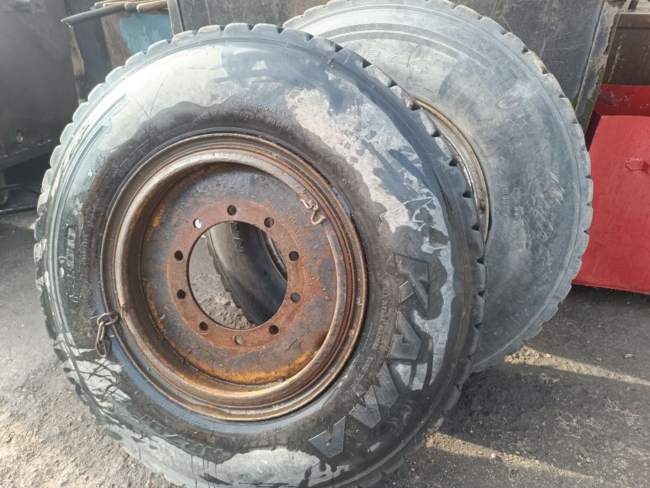 Балоны 160/156К БУ 2 шт с дисками.