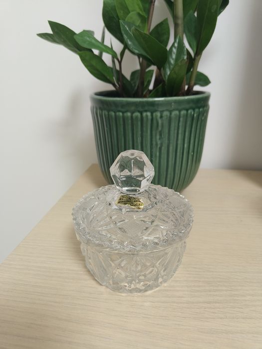 Caseta cristal aproape noua...