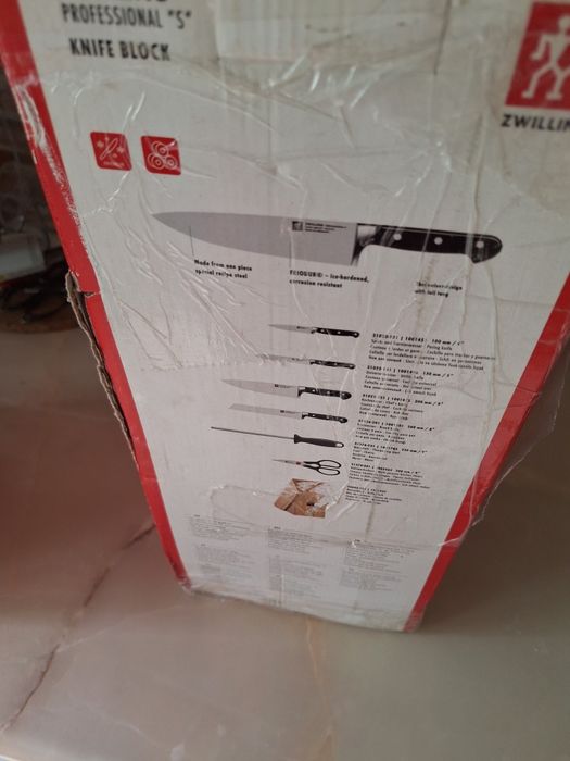 Trusa cutite Zwilling.