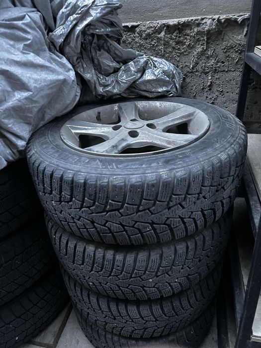 Продам комплект колёс с дисками