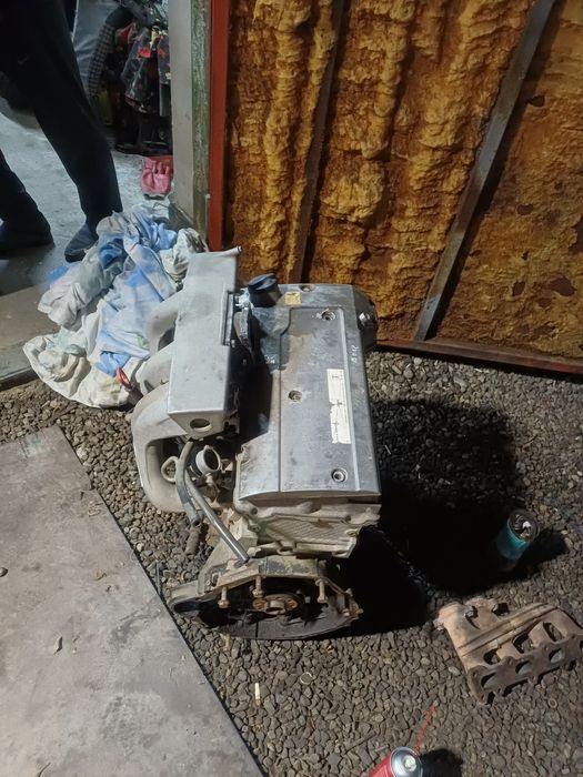 Мерседес. 111 матор.2.3 плита