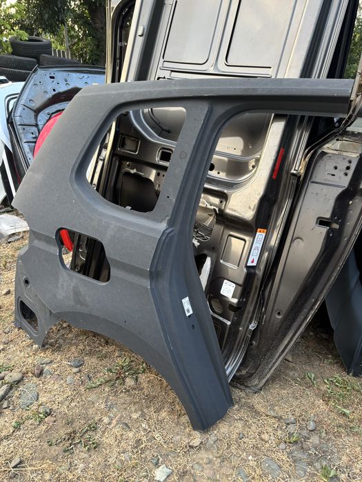 Панел Калник VW Touran