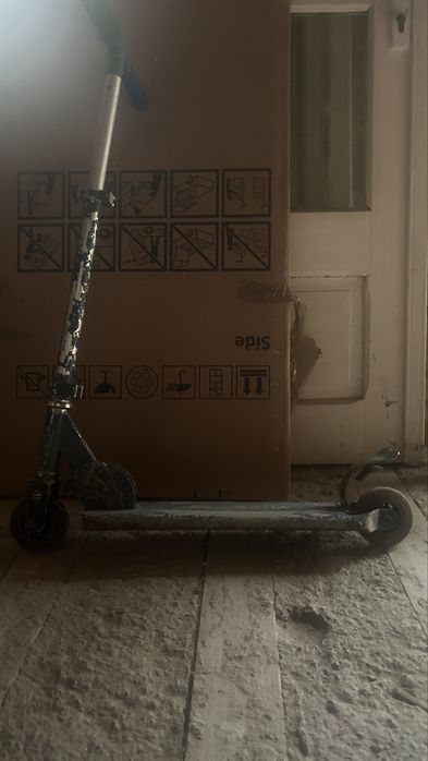 Vand trotineta pentru copii