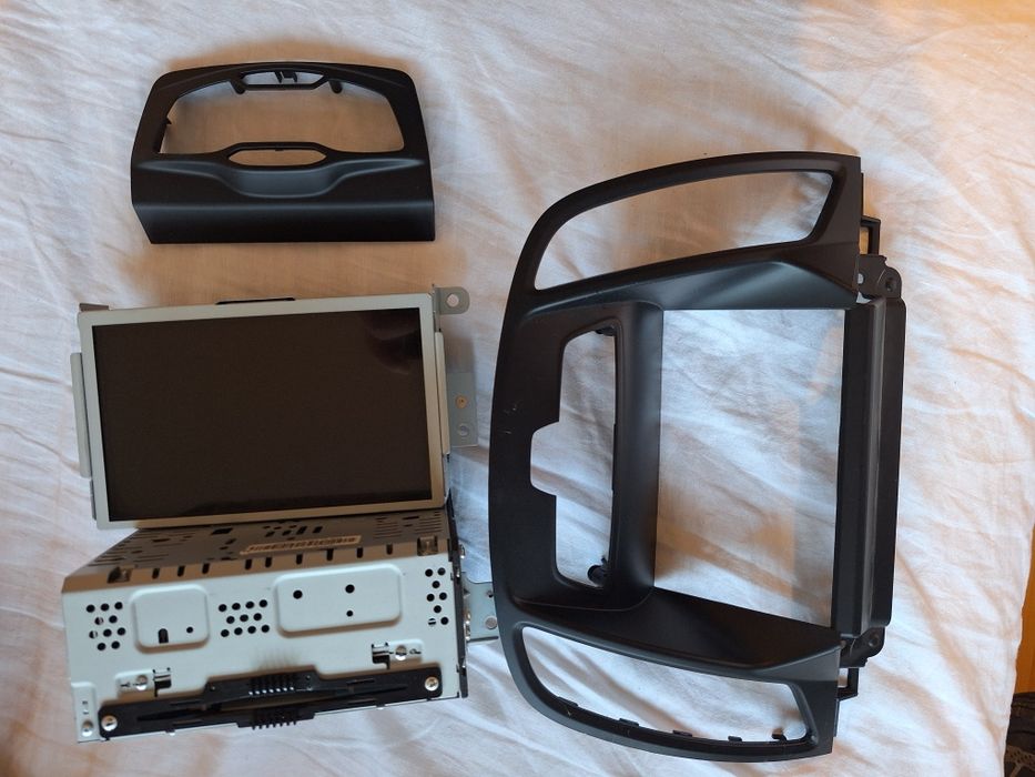 Sistem multimedia auto