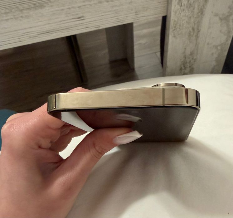 Продавам Iphone 14 pro