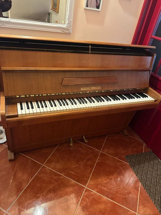 Pianina August Forster (Cehoslovacia)