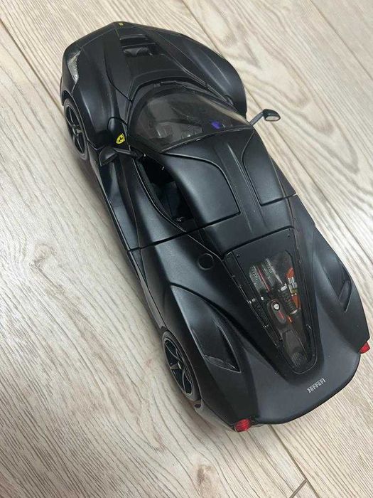 macheta Ferrari - model super deosebit din metal