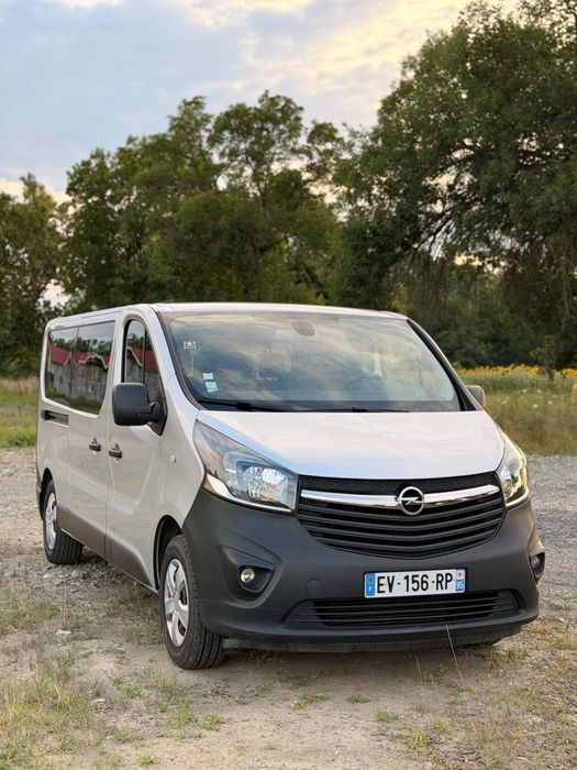 Opel vivaro 2018 lung 8+1