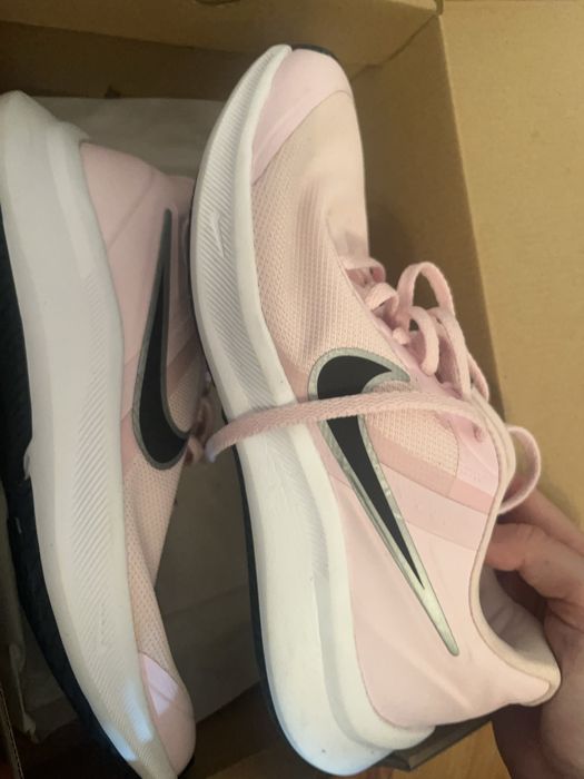 Продавам маратонки Nike STAR RUNNER 3