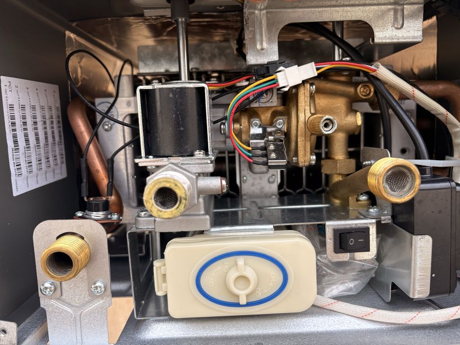 Instant apa calda pe gaz GPL, Ariston