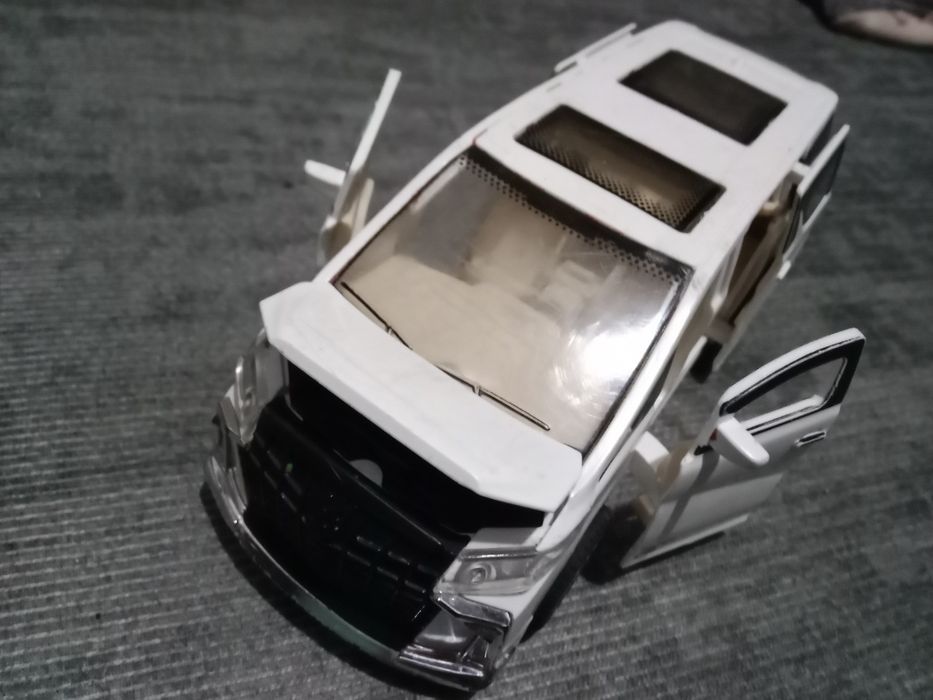 Продам срочно  игрушки, машинки мне не нужно