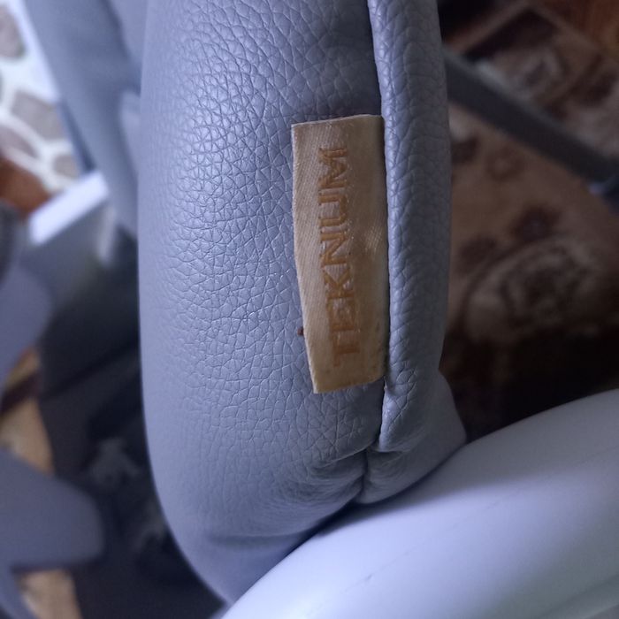 Продам стул для кормления Teknum