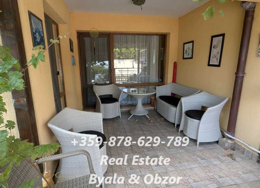 Просторен тристаен апартамент с голяма тераса