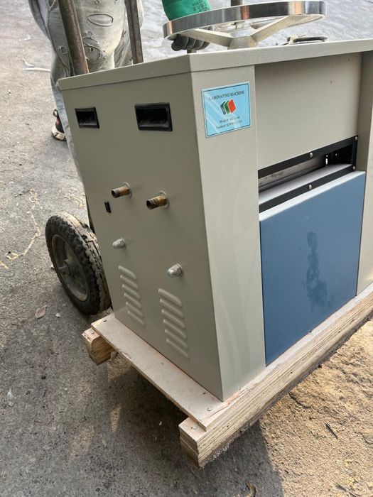 Пресс-ламинатор для пластиковых карт