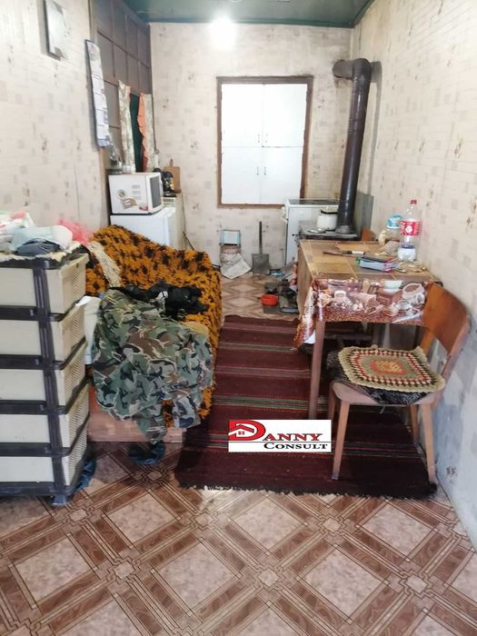 Къща с двор в с. Обединение, обл. Велико Търново