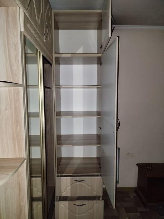 Продам шкаф большой