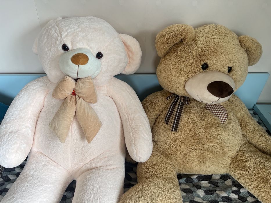 Голям плюшен мечок