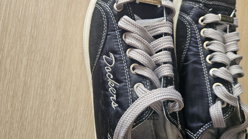 Продам кеды женские