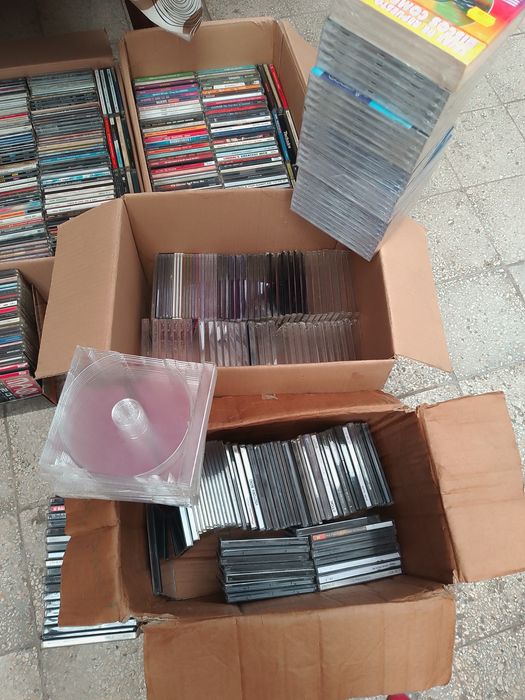 Colecție în jur de 400 cd uri originale cu artisti consacrati