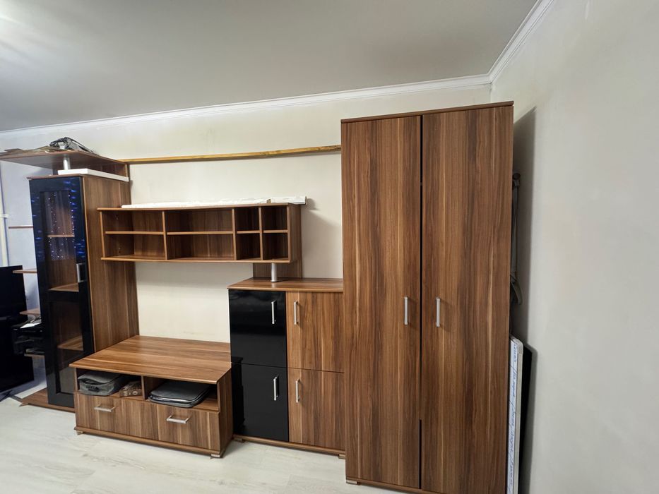 Продам стенку 150.000