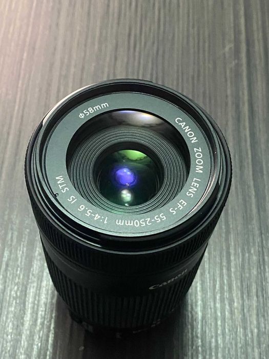 Vând Canon 2000D + 2 obiective