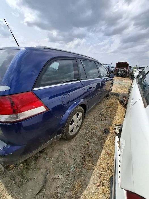 Dezmembrez Opel Vectra 1.9 cdti