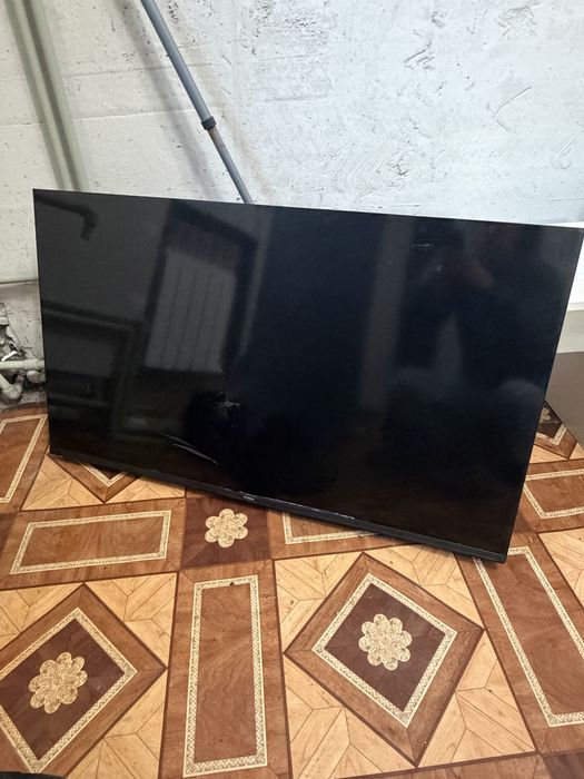 Телевизор продам, упал сломался !