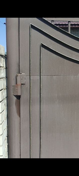 Ворота распашные Б У со столбами в комплекте