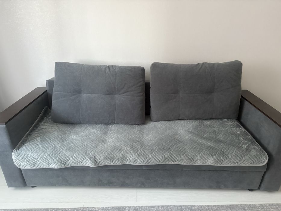 Продам диван состояние 6/10)))