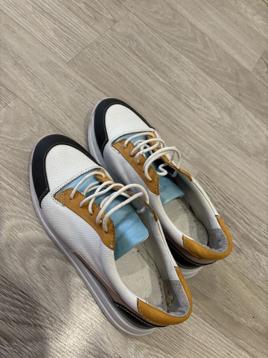 Кроссовки летние