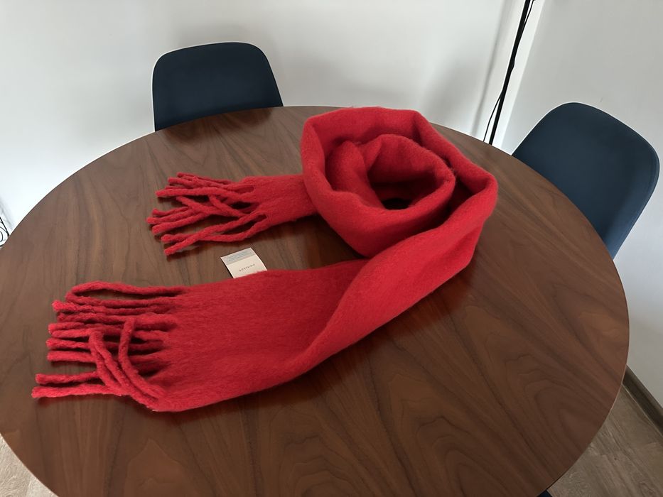 Fular rosu Primark nou cu eticheta