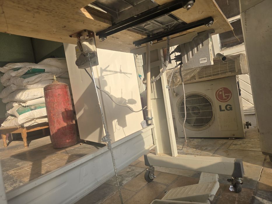 Tikuv mashina sotiladi