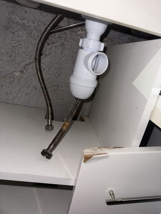 Раковина с тумбочкой