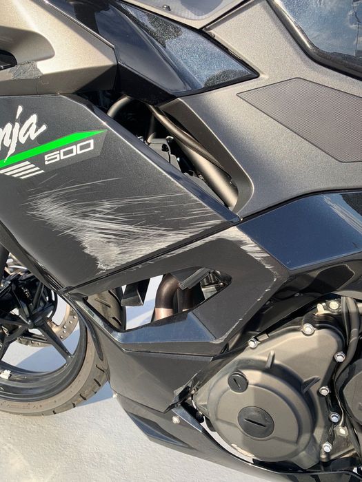 Kawasaki Ninja 500 ABS – 2025 – 5.400 km – LeoVince ONE