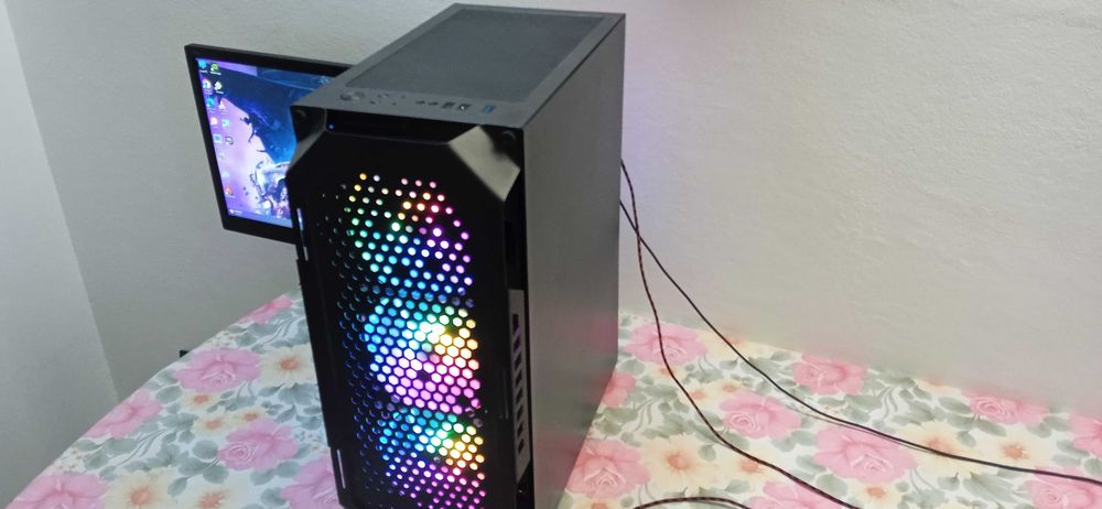 PC i5 6600k 3,9 16gb DD4 RX 580 8GB ssd+hard calculator unitate gaming