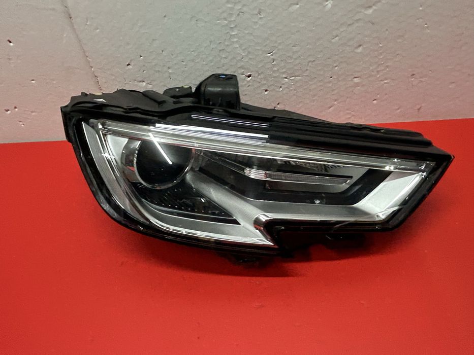 Far Audi A3 8v0 bi xenon 2015-2018 dreapta