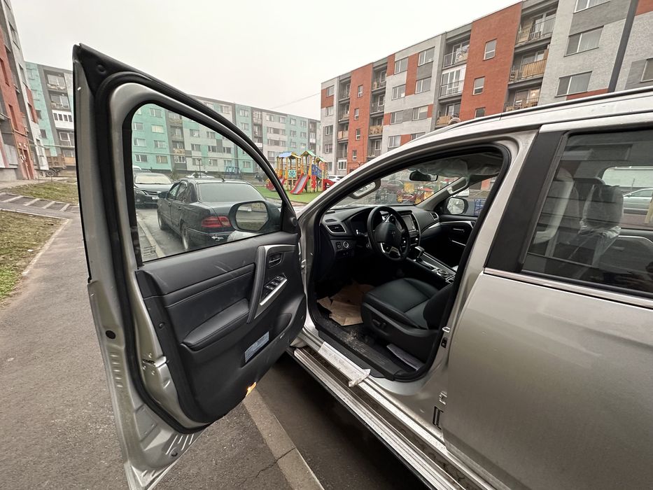 Монтеро спорт