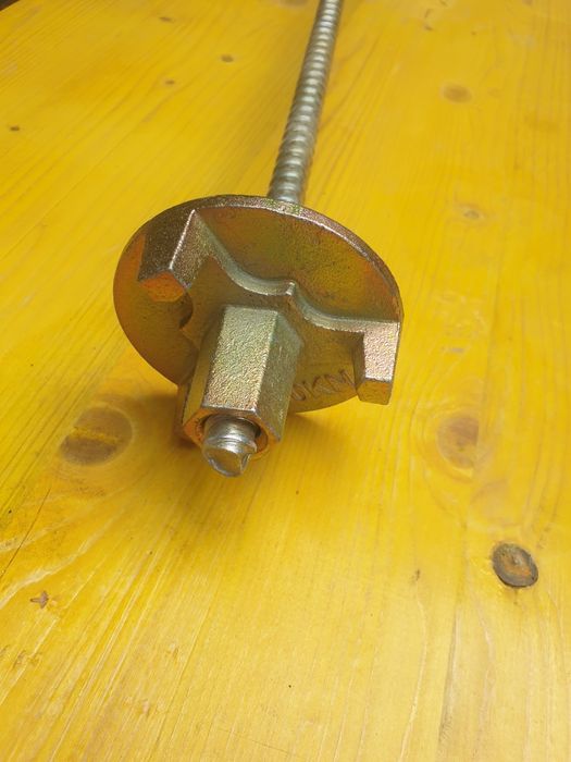 Нови поцинковани шпилки за кофраж