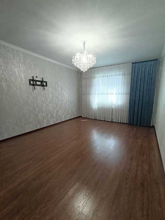 Ҳовли уй  сотилади (2 этажлик коттеж)