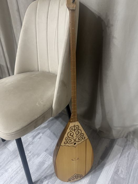 Продаю домбыру срочно