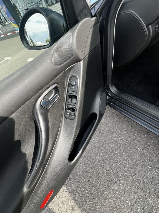 Vând Seat Leon 1M 2004 – 1.6 Benzină (105 CP), Climatronic, Geamuri electrice