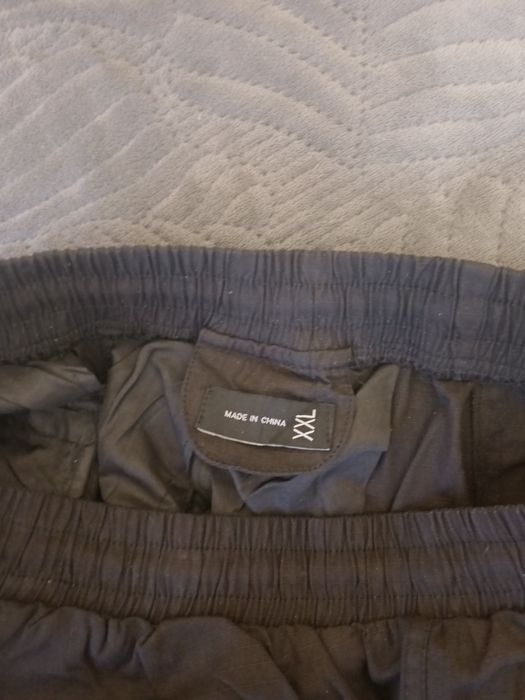 Брюки черные с карманами