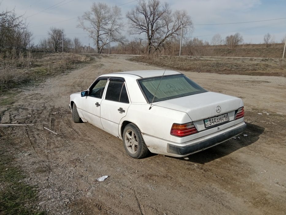 Продам Mercedes Benz 124 E200