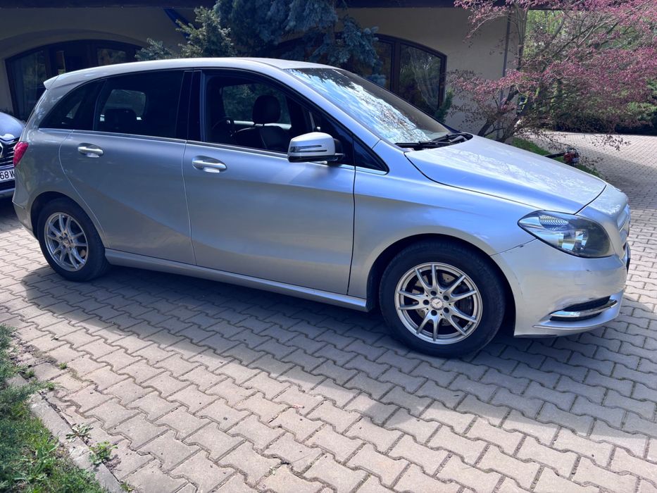 Mercedes B180 Euro 6 / Benzină / CarPlay