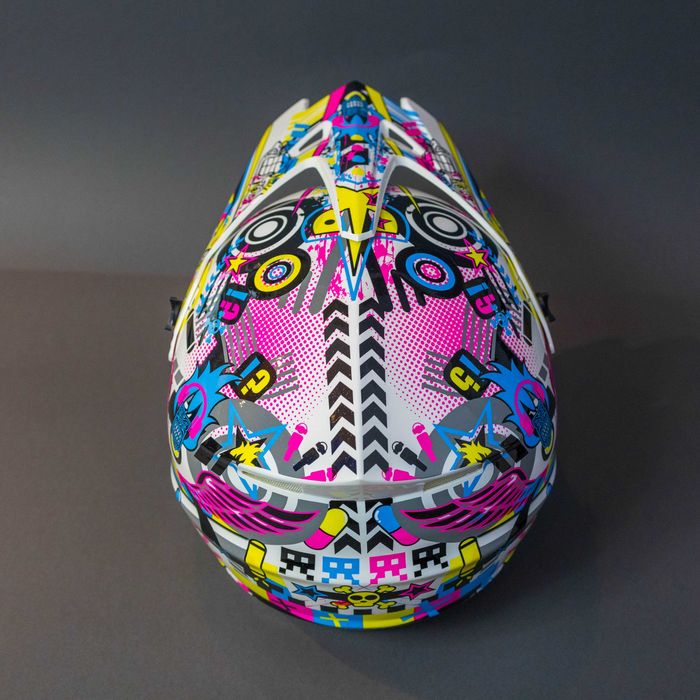 Каска с очила за ел. тротинетка , велосипед , мотокрос